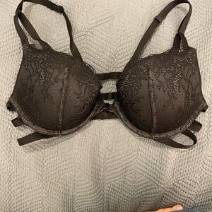 Victoria's Secret Very Sexy push-up bra features a black lace overlay